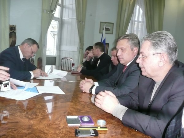 Подписание договора в январе 2012г. об сотрудничестве с Мэрией г. Томска.